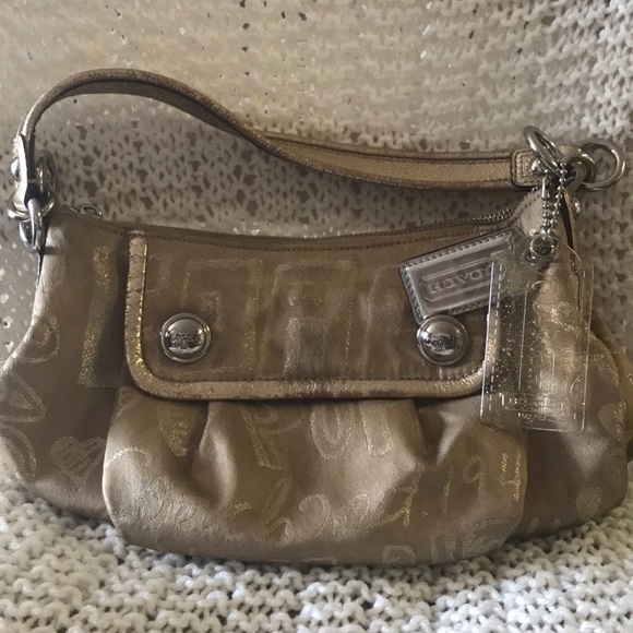 Coach Handbags - 👜 Coach Gold Poppy Handbag 👜